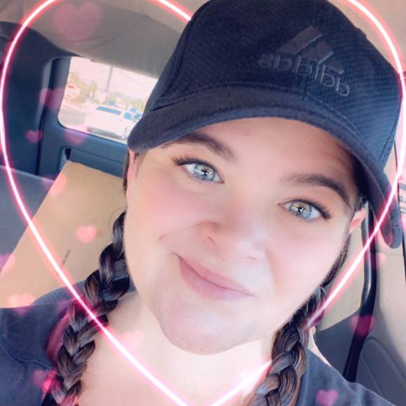 Profile Picture of Tawny Travis regot (@tawny1981) on Poshmark