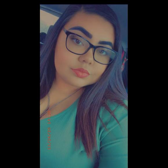 Profile Picture of Lucinda Ramirez (@lucindaramirez) on Poshmark