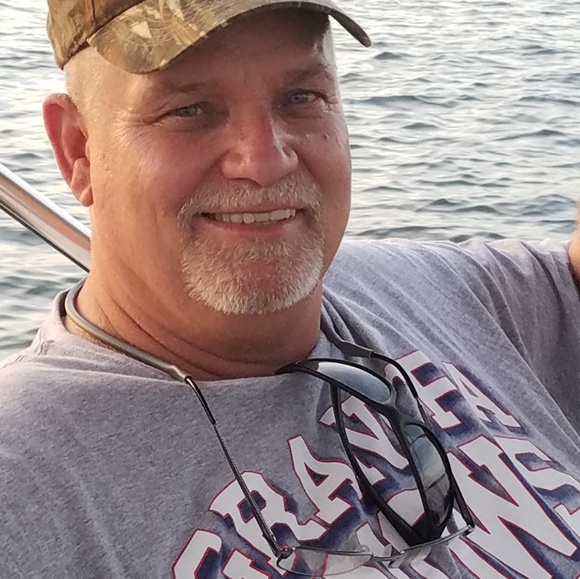 Profile Picture of David Humes (@davidhumes) on Poshmark