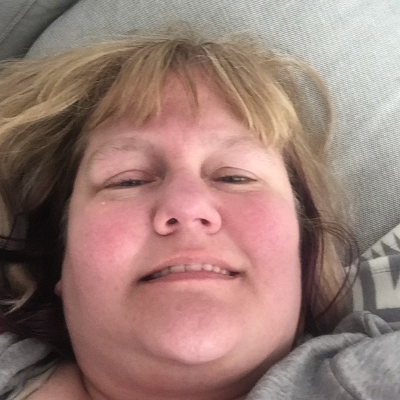 Profile Picture of Robin Cooley (@rcooley63) on Poshmark