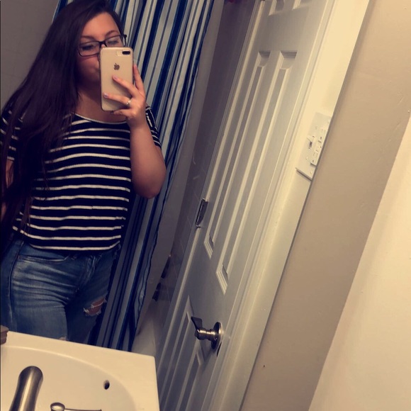 Profile Picture of Giordanna Squillace (@giordanna__) on Poshmark