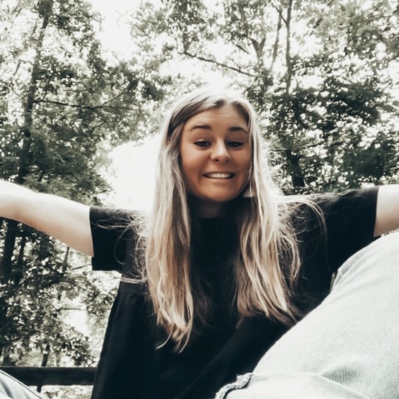 Profile Picture of Kathleen Brumagim (@kathleenbrum) on Poshmark