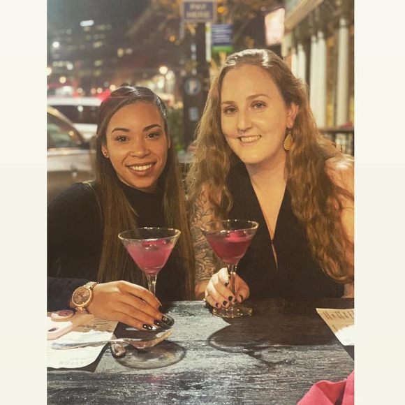 Profile Picture of Carley Agueda (@carleyagueda) on Poshmark