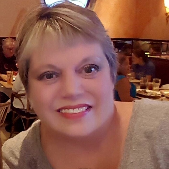 Profile Picture of Barbara Beasley (@barbarab3284) on Poshmark