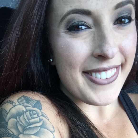 Profile Picture of Stacey Lysek (@staceyly27) on Poshmark