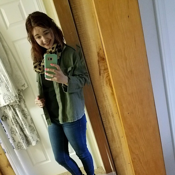 Profile Picture of Kara Blakeway (@blakewayk96) on Poshmark