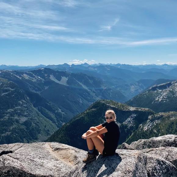 Profile Picture of Natalie Windt (@nataliewindt) on Poshmark