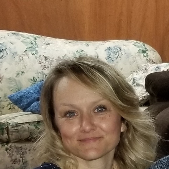 Profile Picture of Julie Pendleton (@jsassie32) on Poshmark
