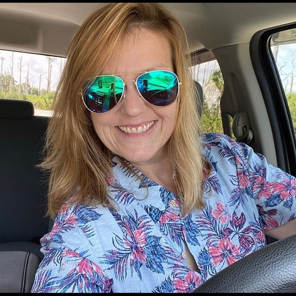 Profile Picture of Amanda Proper (@amandaproper) on Poshmark