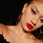 Profile Picture of 𝒥 𝓊 𝓁 𝒾 𝒶 𝒞 𝒶 𝓇 𝑜 𝓁 𝒾 𝓃 𝑒 (@juliacsilvaz) on Instagram