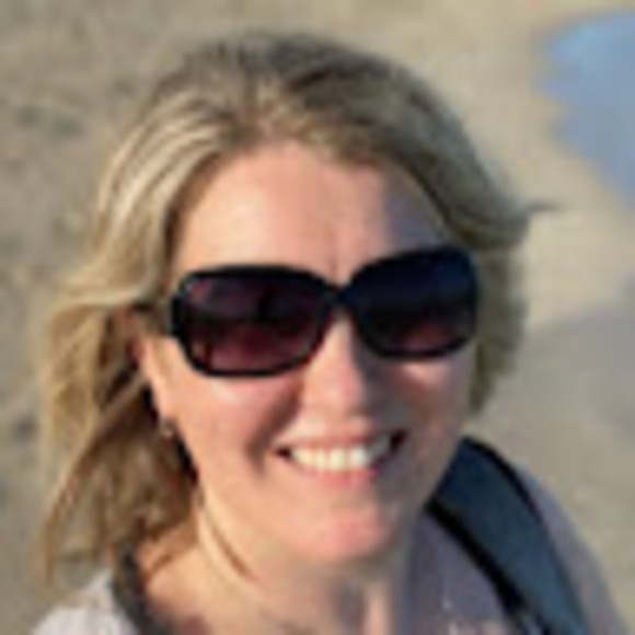 Profile Picture of Pamela Manders (@pamelamanders) on Poshmark