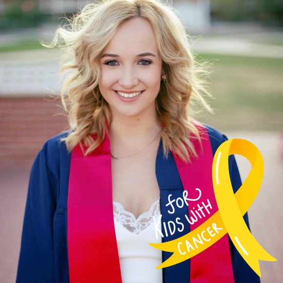 Profile Picture of Lindy Murdock (@lindyyym) on Poshmark