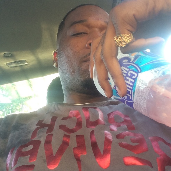 Profile Picture of Chuck Smith (@kingchuck288) on Poshmark