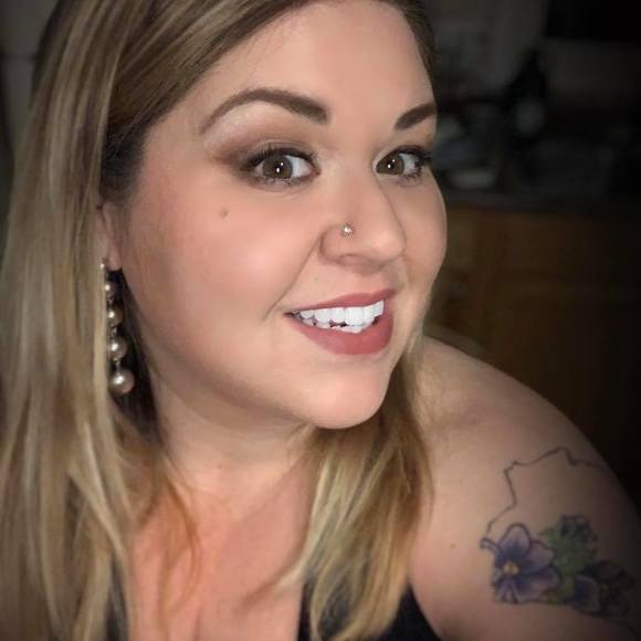 Profile Picture of Leah Raby (@leahwedl) on Poshmark