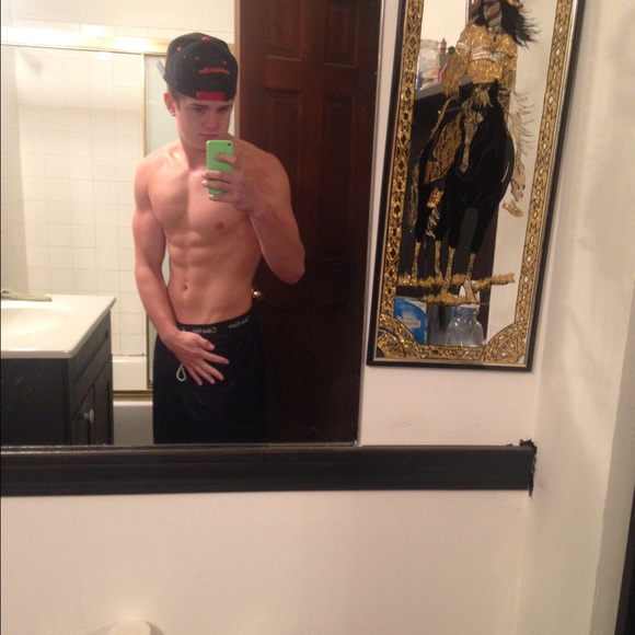 Profile Picture of Jonah Crawford (@crawford_jonah) on Poshmark