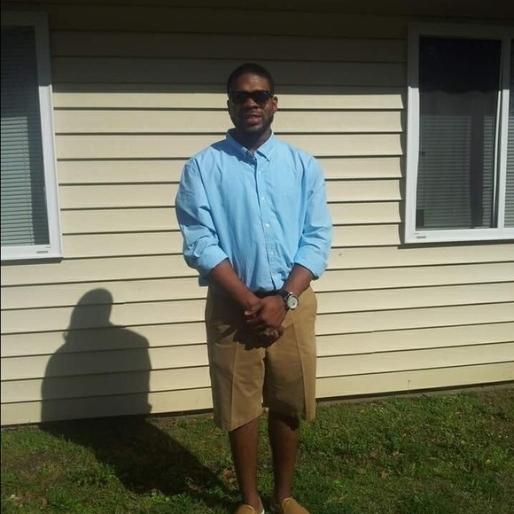 Profile Picture of Joe Varner (@joev03) on Poshmark