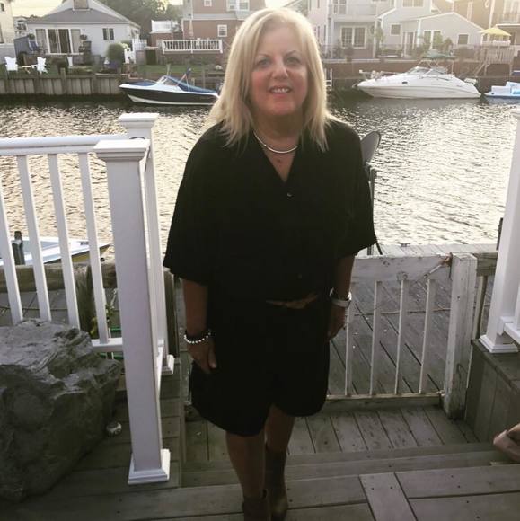 Profile Picture of Janet Murray (@jansweetie919) on Poshmark