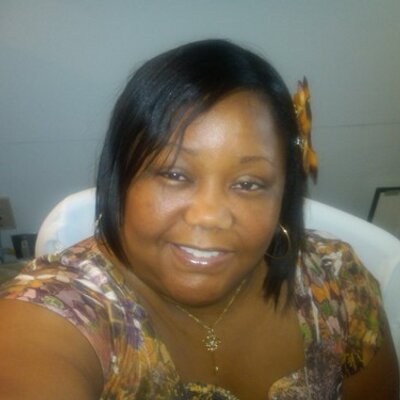 Profile Picture of Tina Roach (@tinaroach40) on Twitter