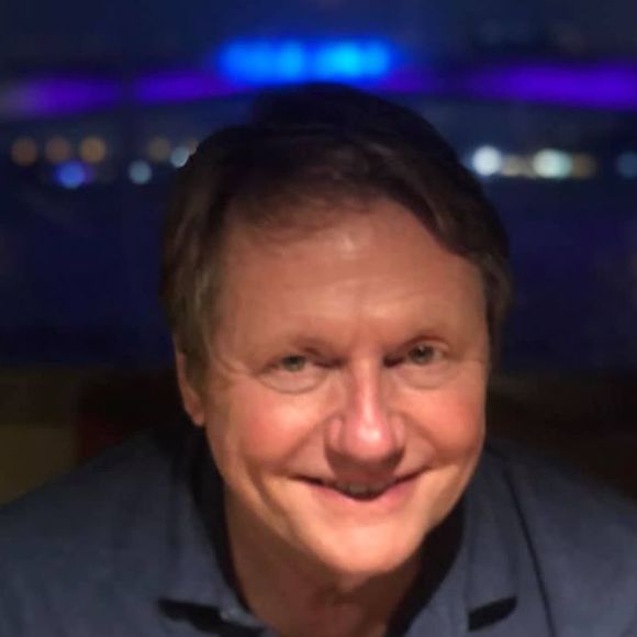 Profile Picture of David Batten (@davidbatten) on Poshmark