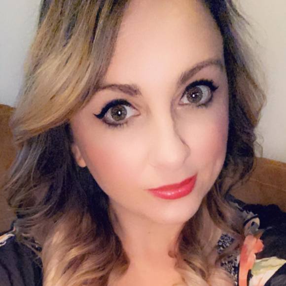 Profile Picture of Crystal Harper (@cryssysan10) on Poshmark
