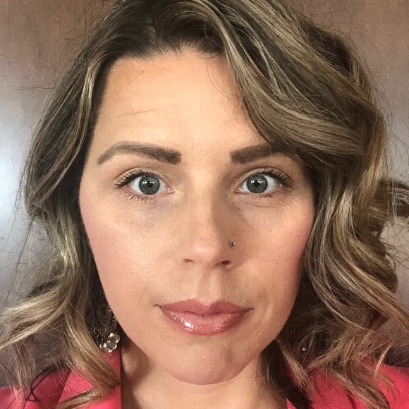 Profile Picture of Rebecca Pritchard (@becca178) on Poshmark