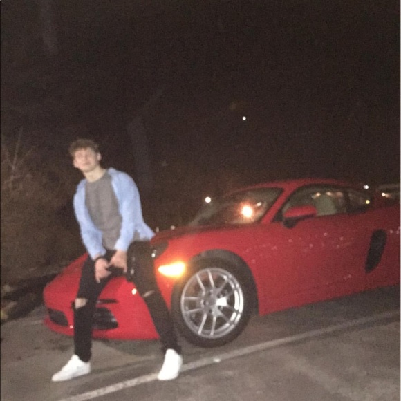 Profile Picture of Luke Kimball (@luke_kimball) on Poshmark
