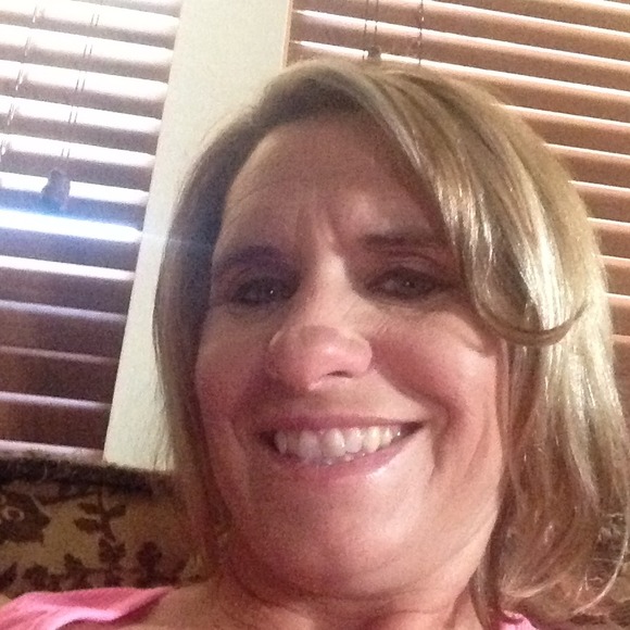Profile Picture of Sandy Sharp (@sddsharp) on Poshmark