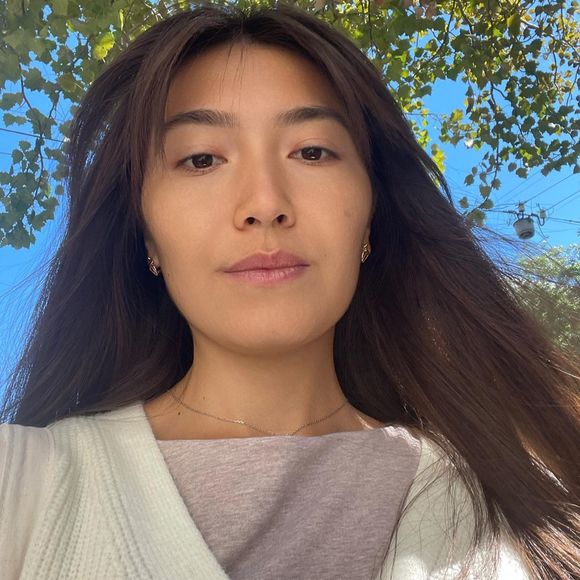 Profile Picture of Annabelle Enderson (@a_enderson) on Poshmark