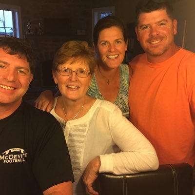 Profile Picture of Eileen Vince (@VinceEileen) on Twitter