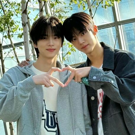 Profile Picture of ShinHoon (@honey_bunnys) on Tiktok