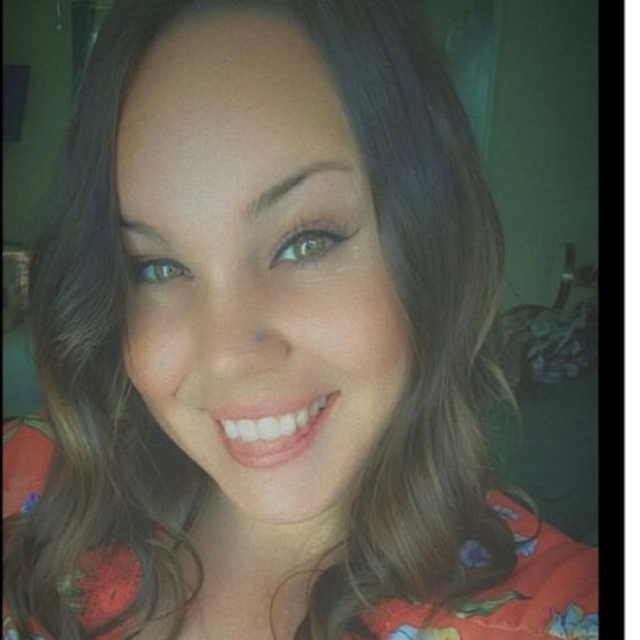 Profile Picture of Alexa Neu (@alexaneu865) on Poshmark