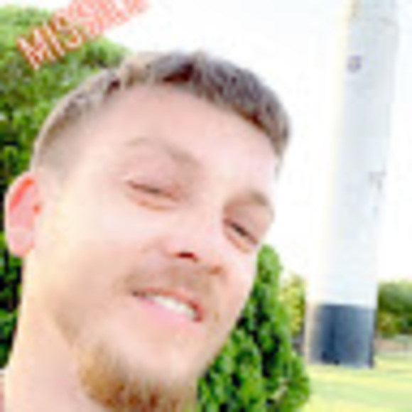 Profile Picture of Bobby Payne (@mrbpain) on Poshmark