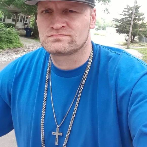 Profile Picture of Nicholas Belcher (@nicholasbelcher) on Poshmark