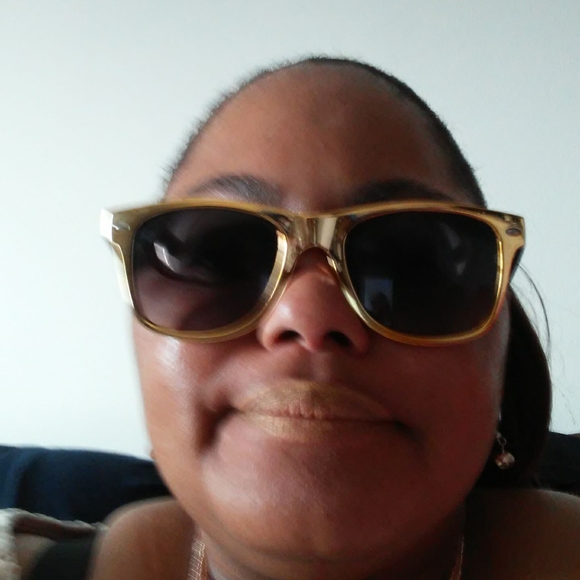 Profile Picture of Brittany Tasby (@brittanytasby) on Poshmark