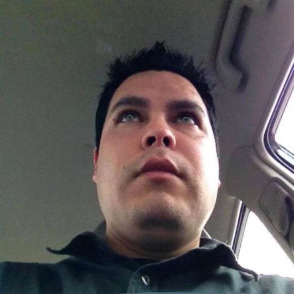 Profile Picture of Cesar Cobos (@cesar_cobos) on Poshmark