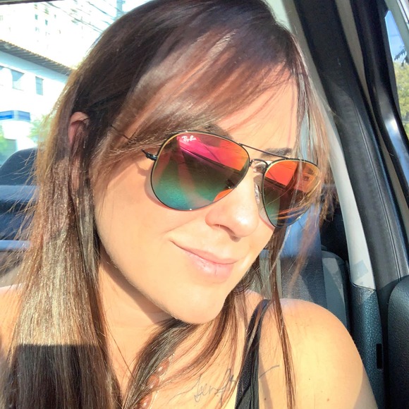 Profile Picture of Lígia Vulcano (@ligiavulcano) on Poshmark