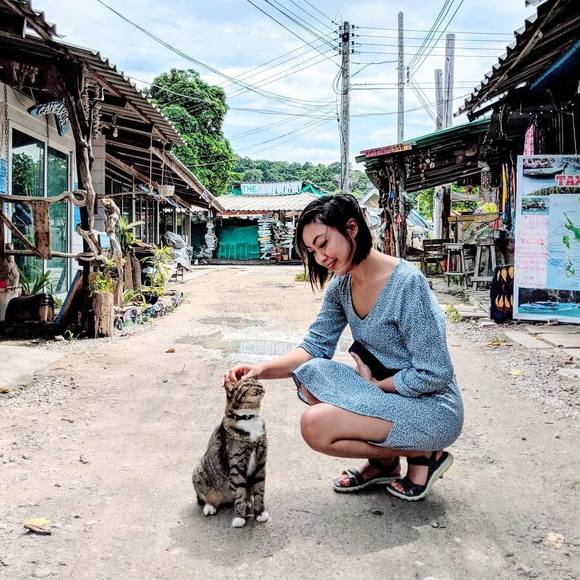 Profile Picture of Lily Luo (@lelaye) on Poshmark