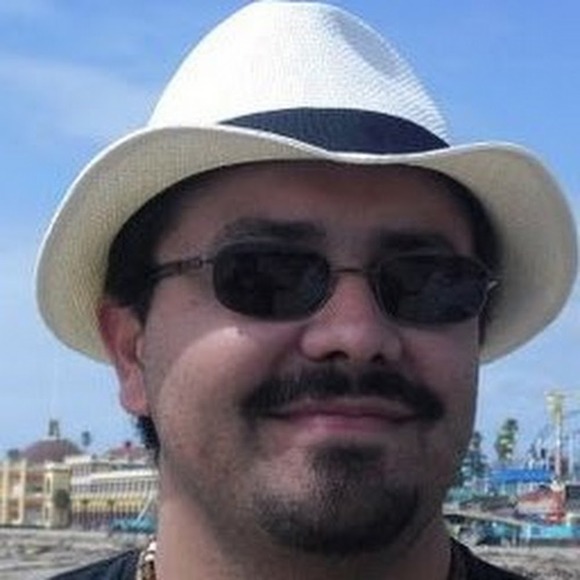 Profile Picture of Adolfo e Silva (@a425fres) on Poshmark