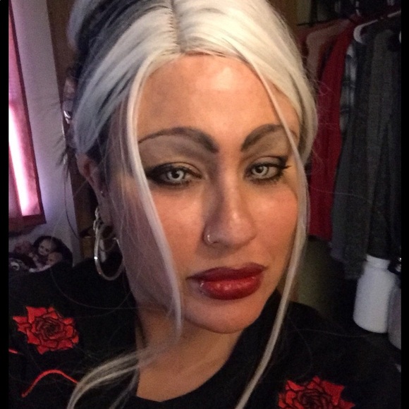 Profile Picture of Candy Candiotti (@candycandi66) on Poshmark