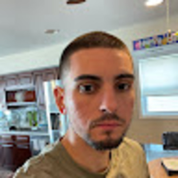 Profile Picture of Mike Mann (@mkmikemann19) on Poshmark
