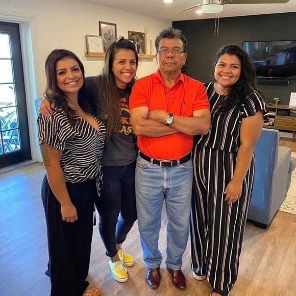 Profile Picture of Cecilia Burgess (@cchenri) on Poshmark