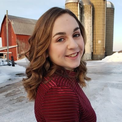Profile Picture of Liliana Valkner (@lilipv52) on Twitter