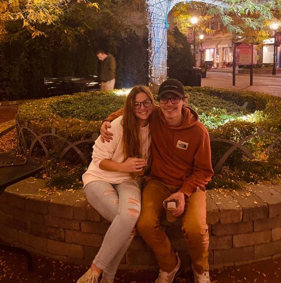 Profile Picture of Jenna Mansfield (@jmeezy) on Poshmark