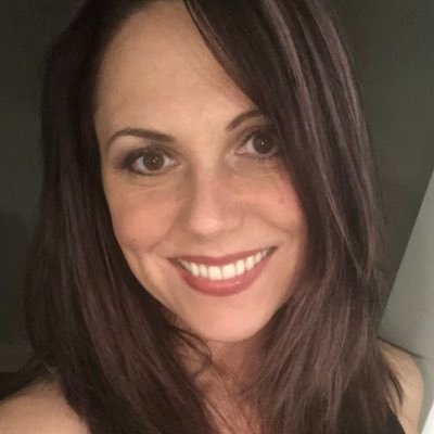 Profile Picture of Sarah Essig (@illegalliebel) on Twitter