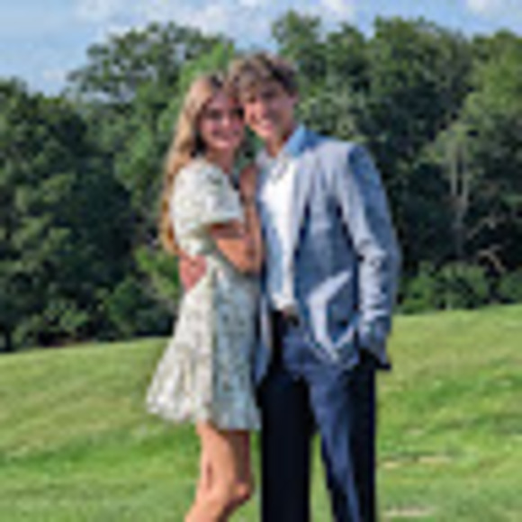 Profile Picture of Jayanne Denhartog (@jayanned) on Poshmark