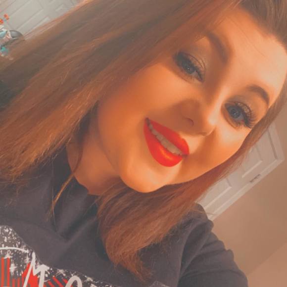 Profile Picture of Averi Proffitt (@averimichaela) on Poshmark