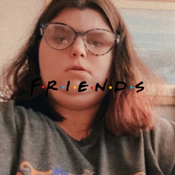 Profile Picture of Chelsea Bockwitz (@chelseabockwitz) on Poshmark