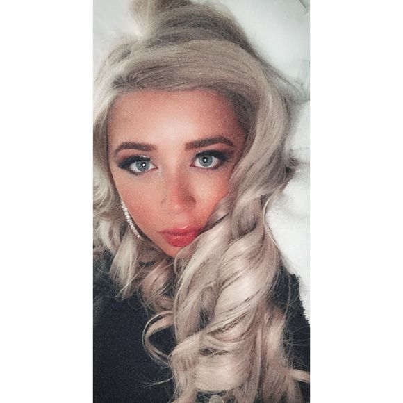 Profile Picture of Ashleen Michelle (@ashleenmichelle) on Poshmark