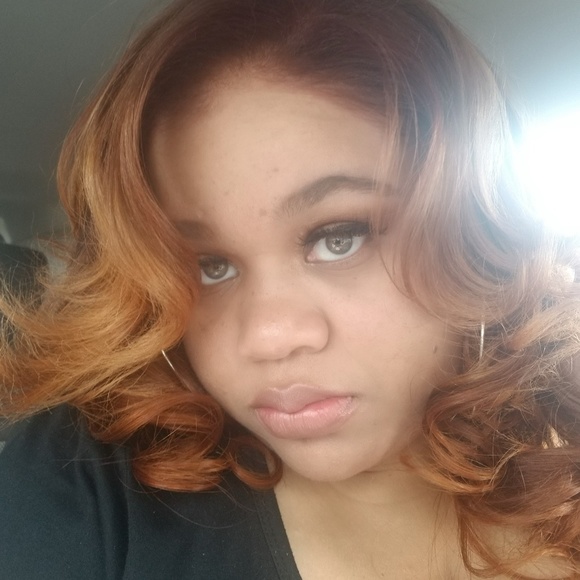 Profile Picture of Tae Hirschfeld (@tae84) on Poshmark