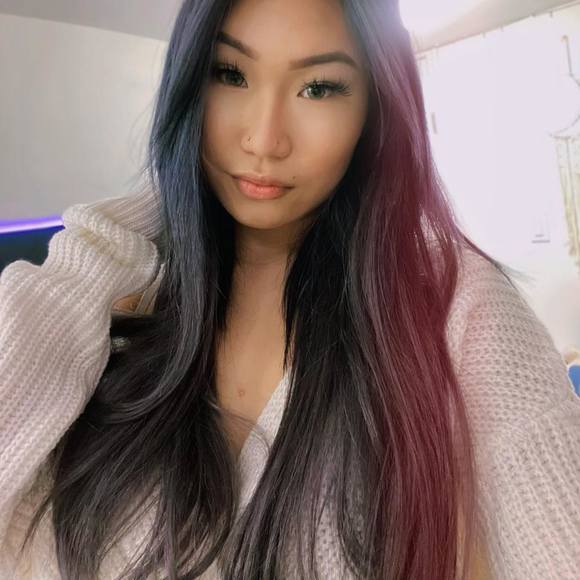 Profile Picture of Jialu Huang (@huangjialu) on Poshmark